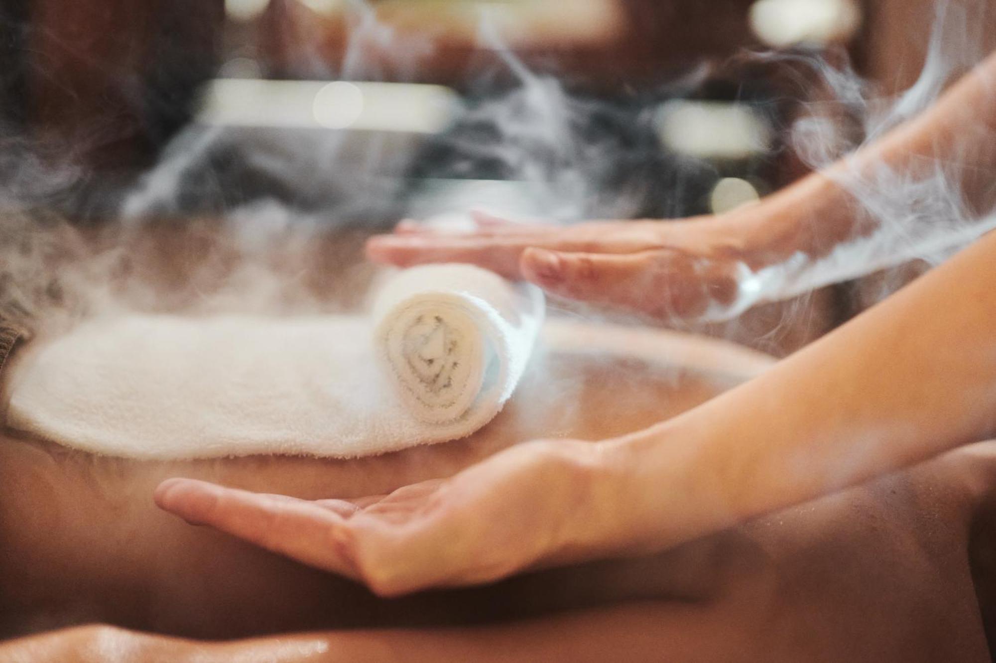 Sheraton Sopot Hotel Εξωτερικό φωτογραφία A hot stone massage